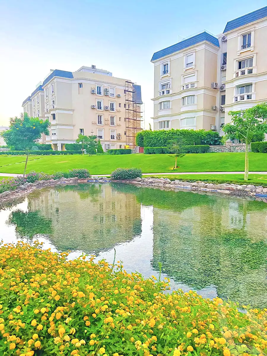 https://aqarmap.com.eg/ar/listing/7277238-for-sale-cairo-new-cairo-compounds-mountain-view1-1-compound