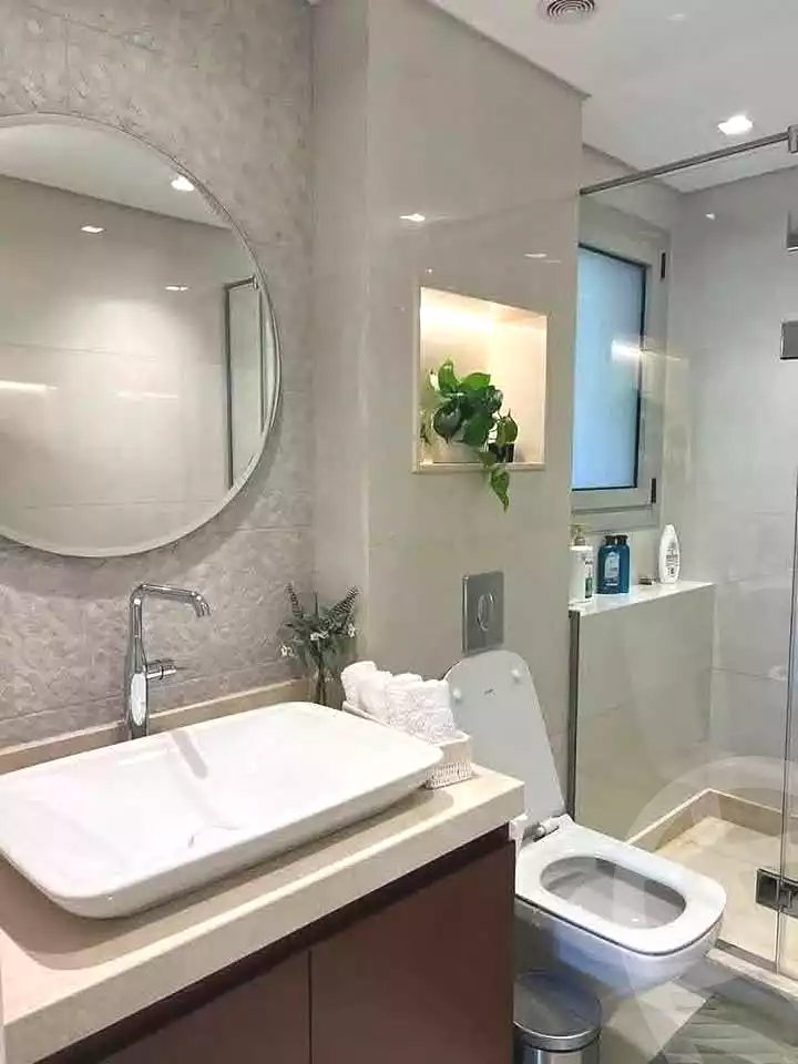 https://aqarmap.com.eg/en/listing/7281053-for-sale-cairo-new-cairo-compounds-hyde-park-business-district