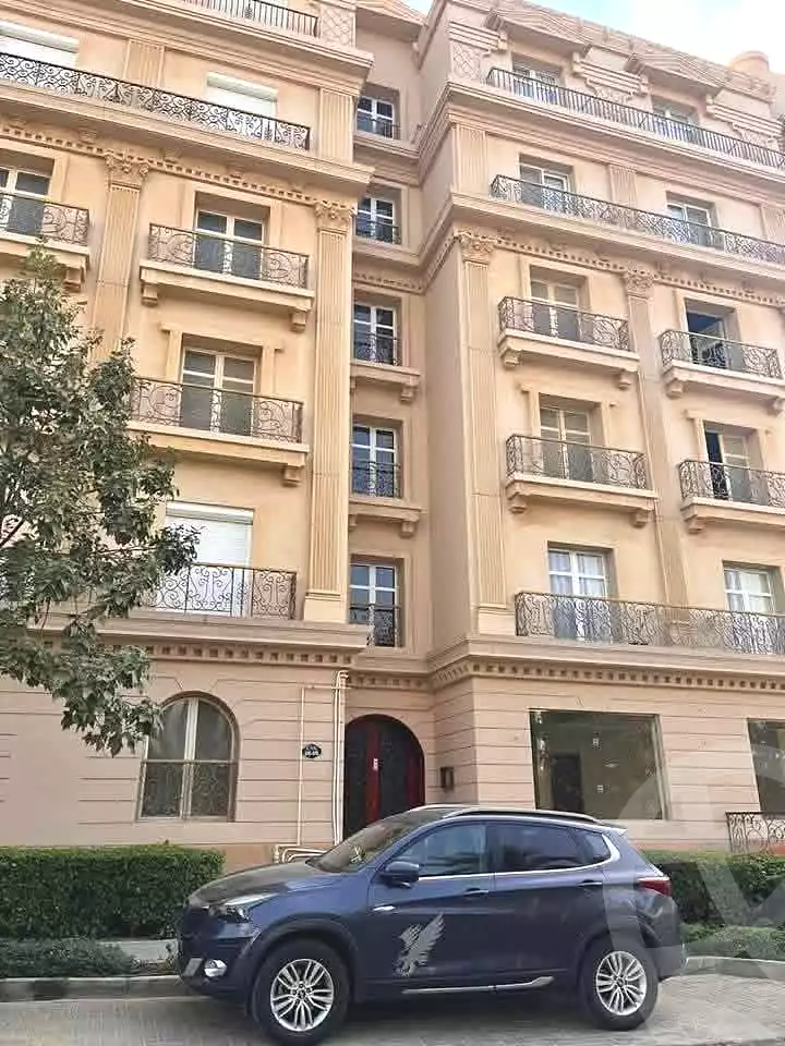 https://aqarmap.com.eg/en/listing/7281053-for-sale-cairo-new-cairo-compounds-hyde-park-business-district