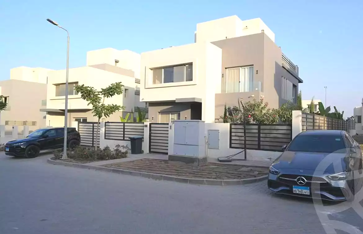 https://aqarmap.com.eg/ar/listing/7283038-for-sale-cairo-new-cairo-compounds-hyde-park-centre-ville-hyde-park