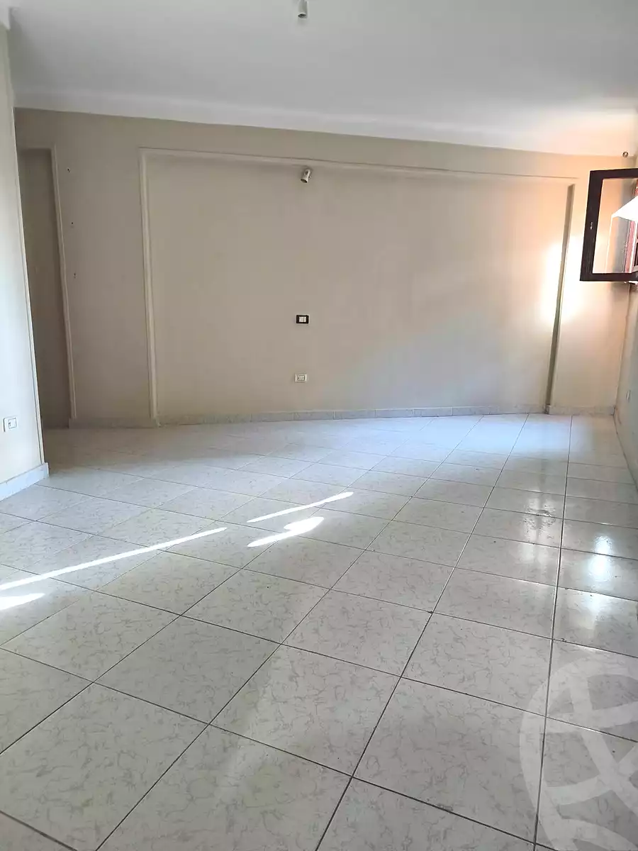 https://aqarmap.com.eg/en/listing/7283468-for-rent-alexandria-sydy-bshr