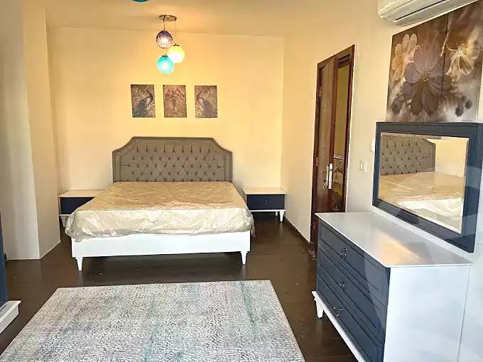 https://aqarmap.com.eg/ar/listing/7283981-for-sale-cairo-new-cairo-compounds-hyde-park-centre-ville-hyde-park