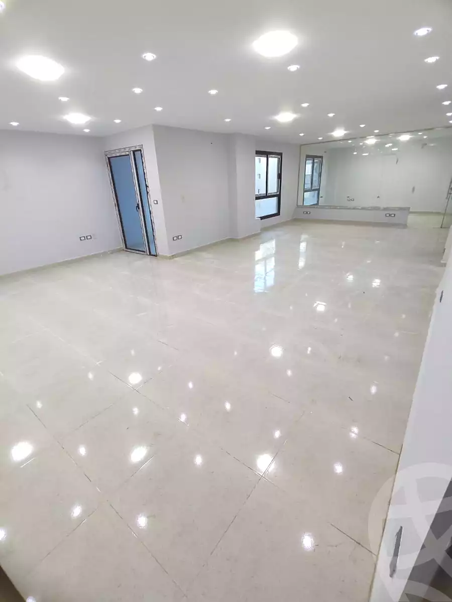 https://aqarmap.com.eg/ar/listing/7285582-for-rent-cairo-el-maadi-compounds-rayhanah-plaza
