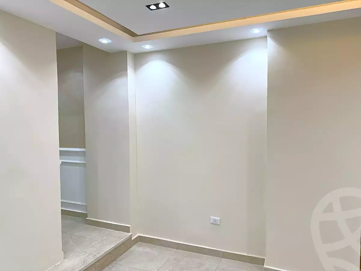 https://aqarmap.com.eg/ar/listing/7287504-for-sale-cairo-6th-of-october-el-ahyaa-neighborhood-3rd-al-hay-al-thalith-st