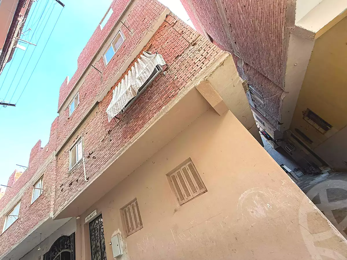 https://aqarmap.com.eg/ar/listing/7287803-for-sale-cairo-helwan-kwrnysh-hlwn