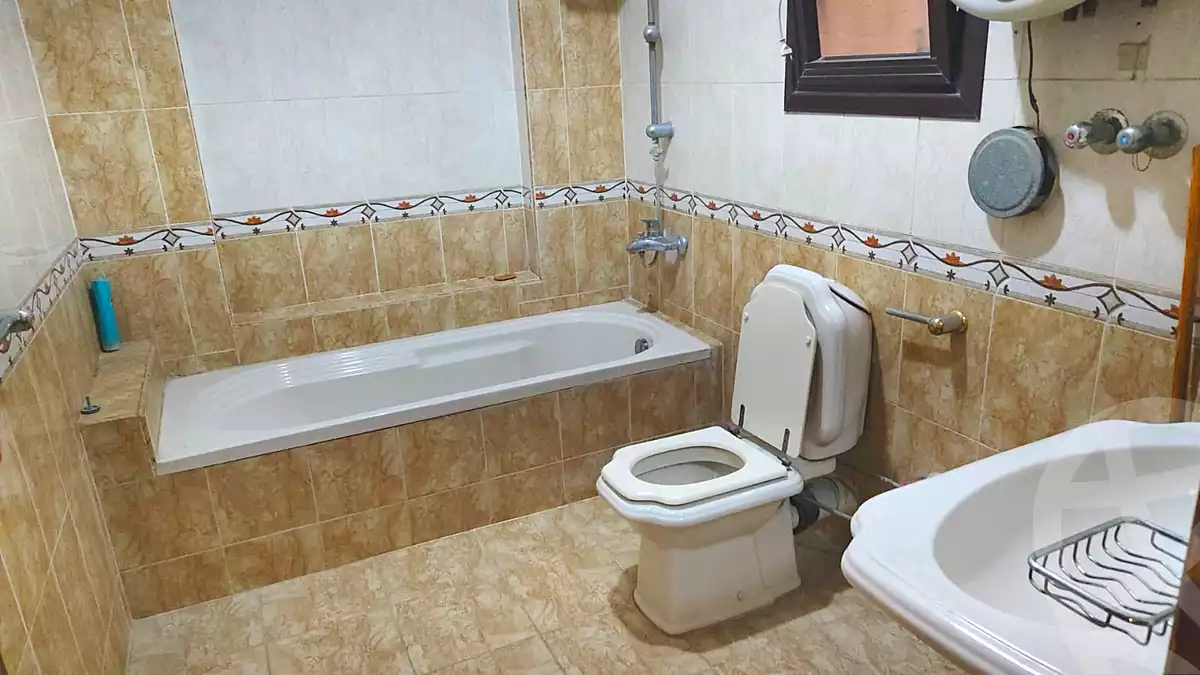 https://aqarmap.com.eg/en/listing/7289842-for-rent-cairo-6th-of-october-el-ahyaa-neighborhood-2nd-divided-from-al-kafrawei-st