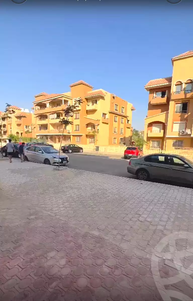 https://aqarmap.com.eg/ar/listing/7290039-for-sale-cairo-el-sheikh-zayed-city-compounds-el-khamayel