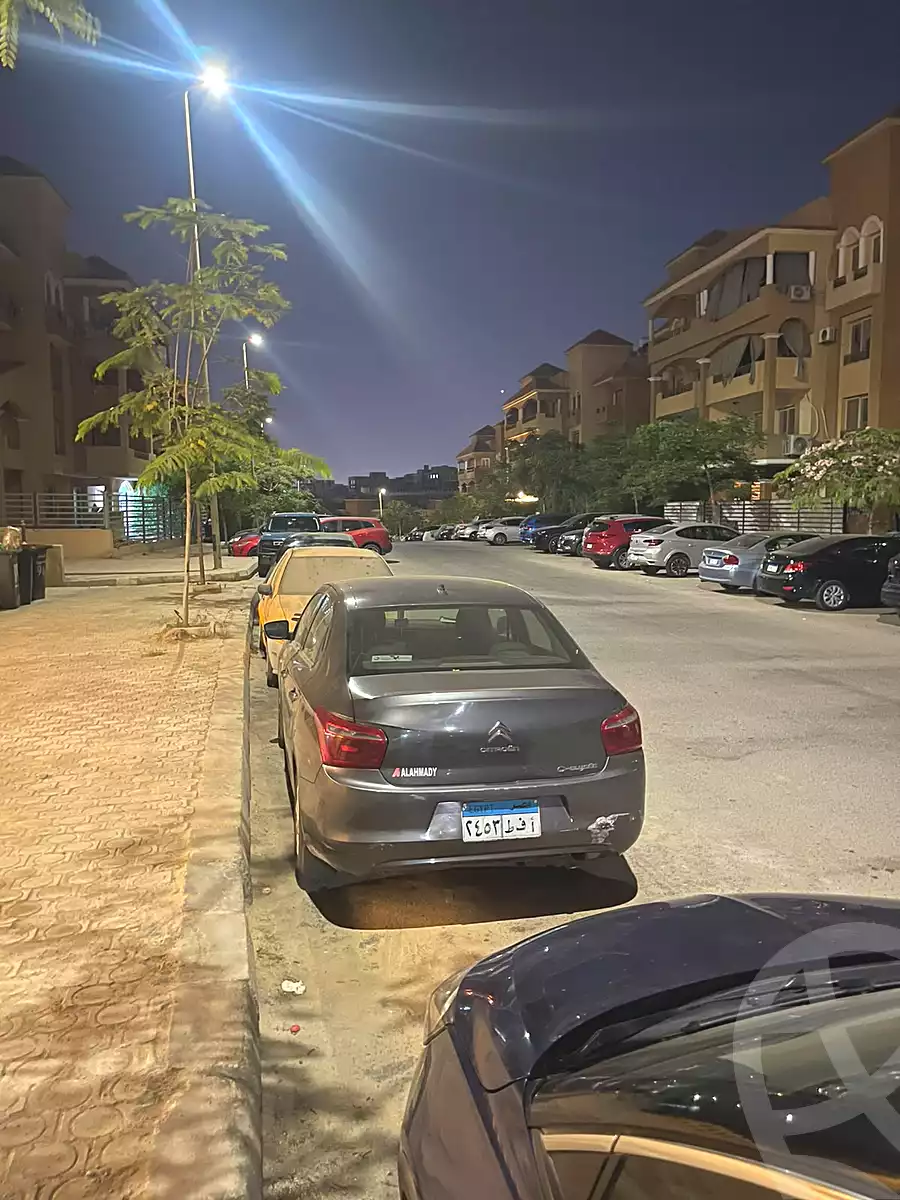 https://aqarmap.com.eg/ar/listing/7290039-for-sale-cairo-el-sheikh-zayed-city-compounds-el-khamayel