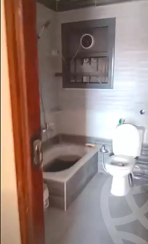 https://aqarmap.com.eg/ar/listing/7290507-for-sale-cairo-ain-shams-ain-shams-el-sharkia-afifi-effat-st