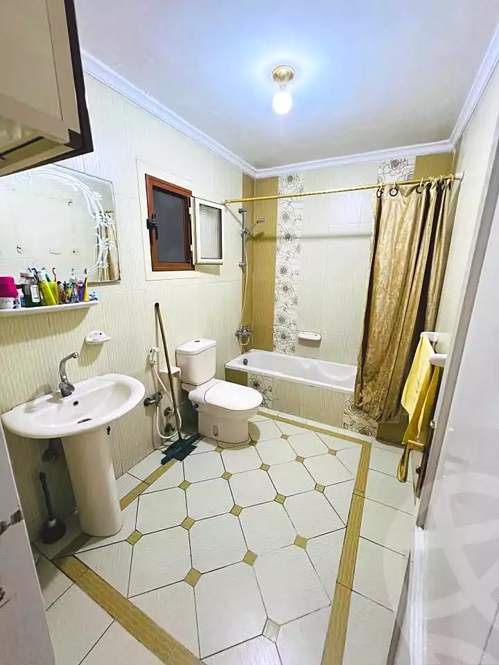https://aqarmap.com.eg/en/listing/7291540-for-sale-alexandria-lsywf-al-saaeh-sq