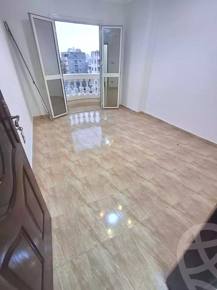 https://aqarmap.com.eg/ar/listing/7291852-for-sale-alexandria-el-asafra-shr-45