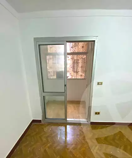 https://aqarmap.com.eg/en/listing/7293578-for-sale-alexandria-el-asafra-ahmed-tiesser-st