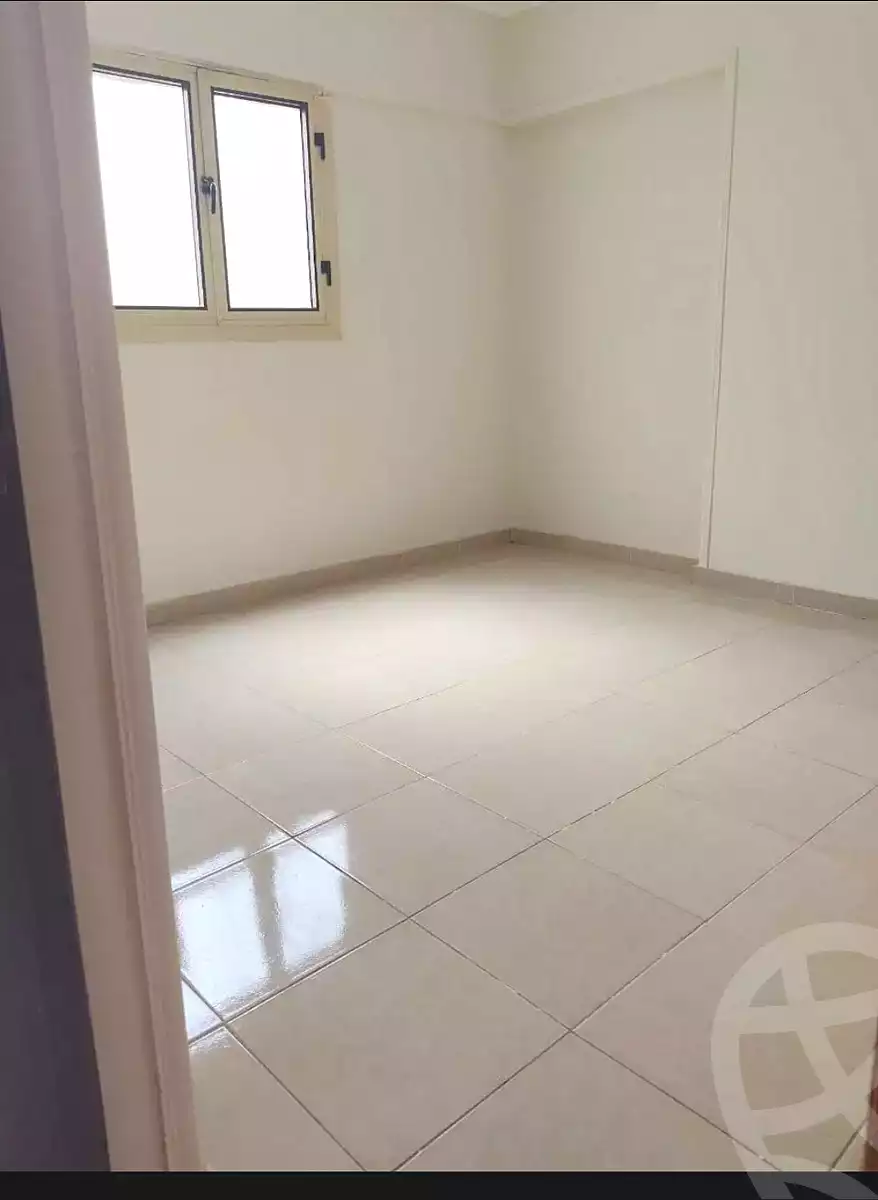 https://aqarmap.com.eg/ar/listing/7294045-for-sale-alexandria-sydy-bshr-sydy-bshr-bhry-gamal-abd-el-nasir-st