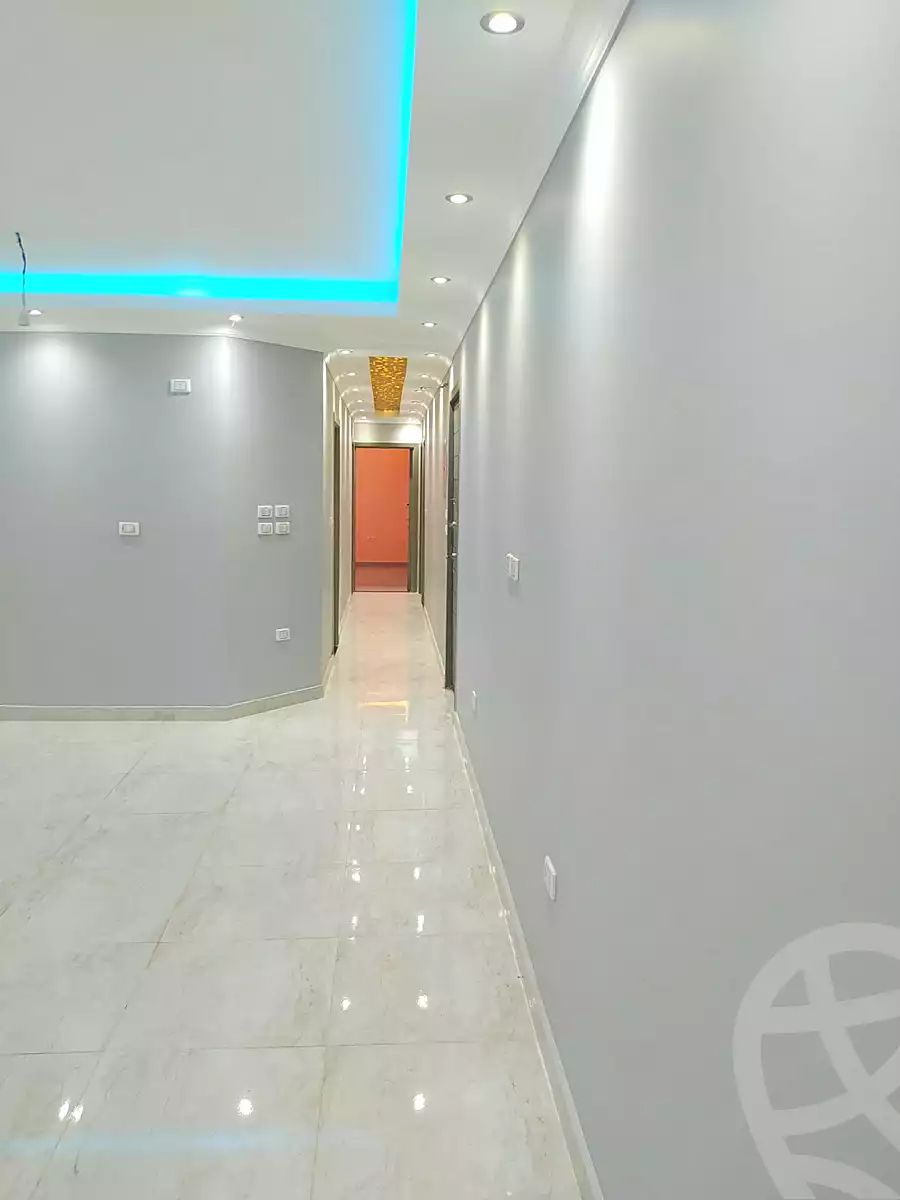 https://aqarmap.com.eg/ar/listing/7294130-for-sale-cairo-el-haram-el-lebeny-soltan-khattab-st