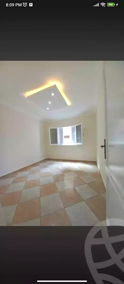 https://aqarmap.com.eg/ar/listing/7295626-for-sale-alexandria-el-asafra-shr-45