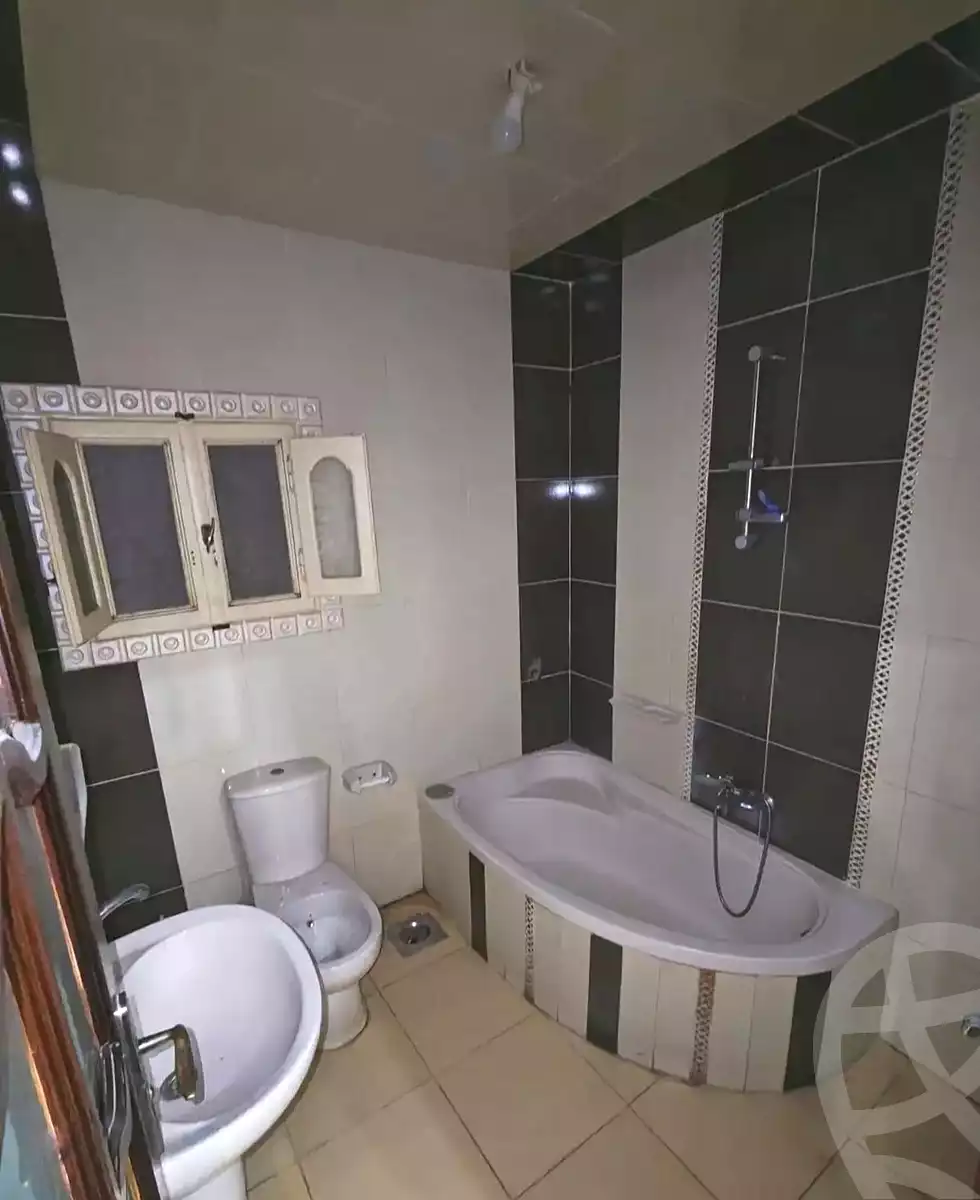 https://aqarmap.com.eg/ar/listing/7295632-for-sale-alexandria-al-agamy-el-hanouvel-kasr-al-quiri-st-1