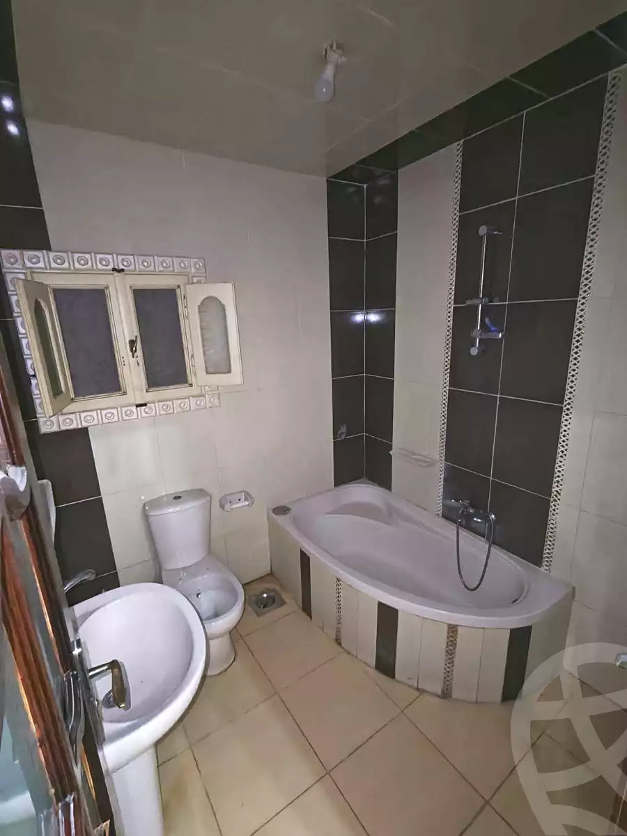 https://aqarmap.com.eg/en/listing/7296896-for-sale-alexandria-al-agamy-el-hanouvel-kasr-al-quiri-st-1