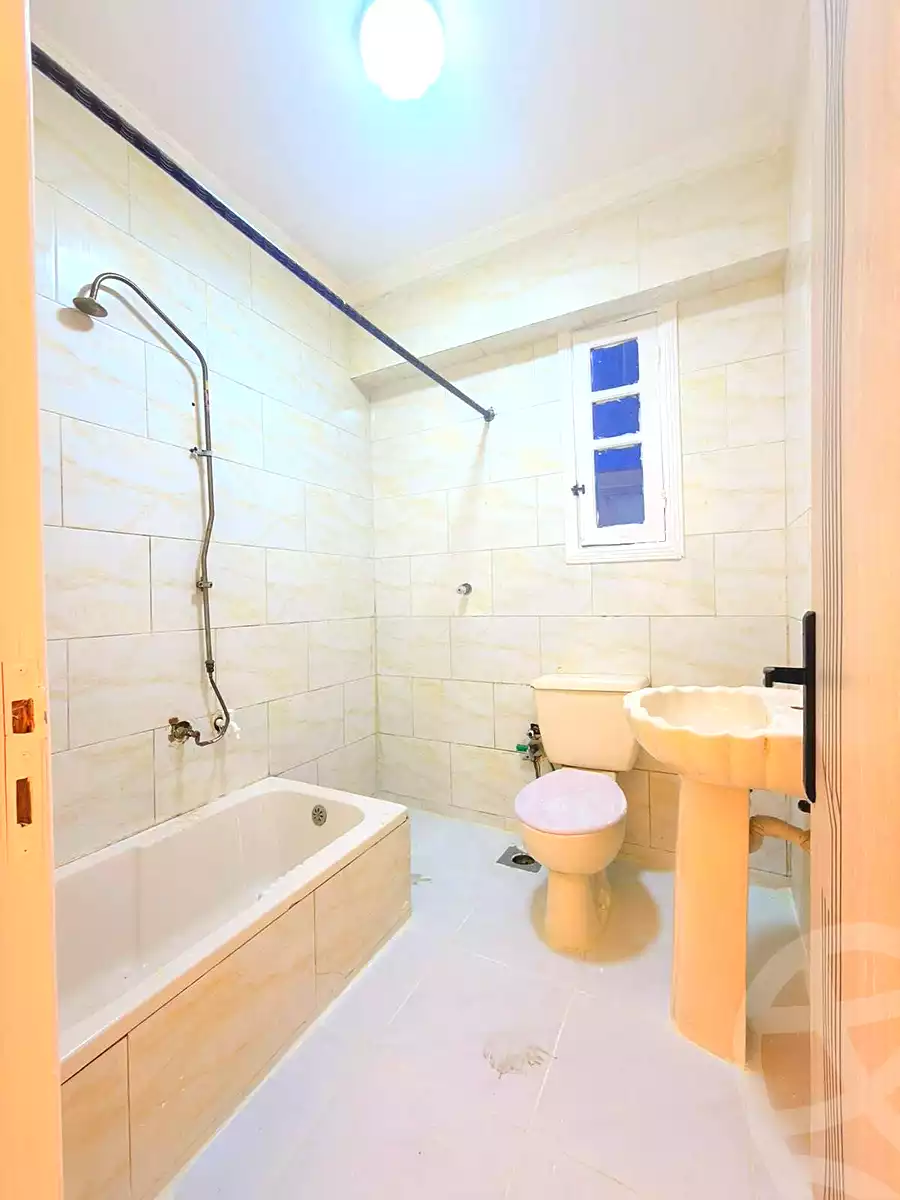 https://aqarmap.com.eg/ar/listing/7297037-for-sale-alexandria-al-agamy-shataa-el-nakheel