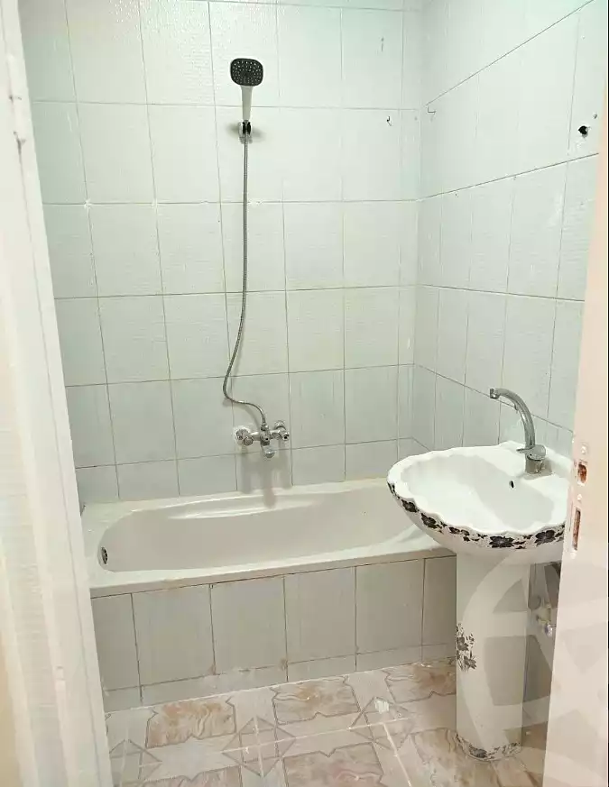 https://aqarmap.com.eg/en/listing/7297695-for-sale-alexandria-al-agamy-bw-ywsf