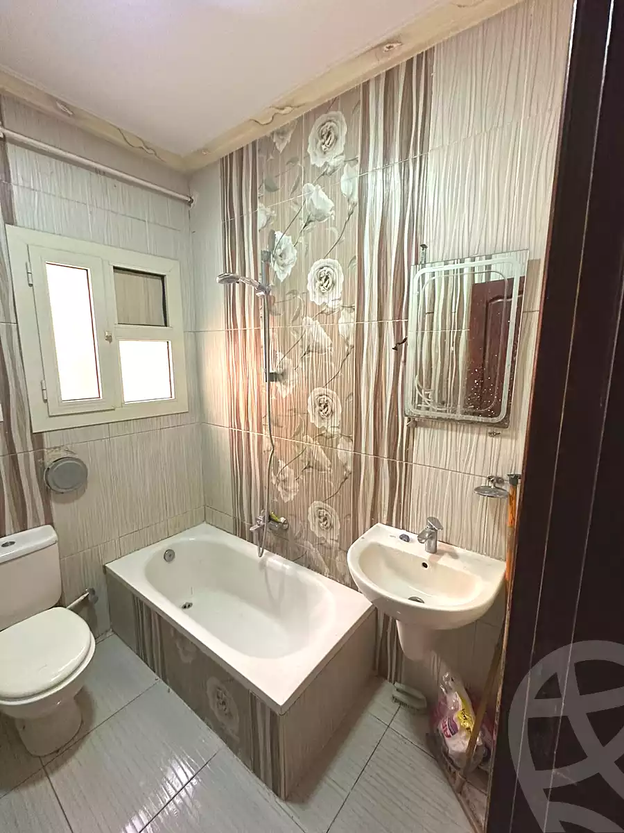 https://aqarmap.com.eg/ar/listing/7298168-for-sale-cairo-6th-of-october-el-ahyaa-neighborhood-5th-street-2