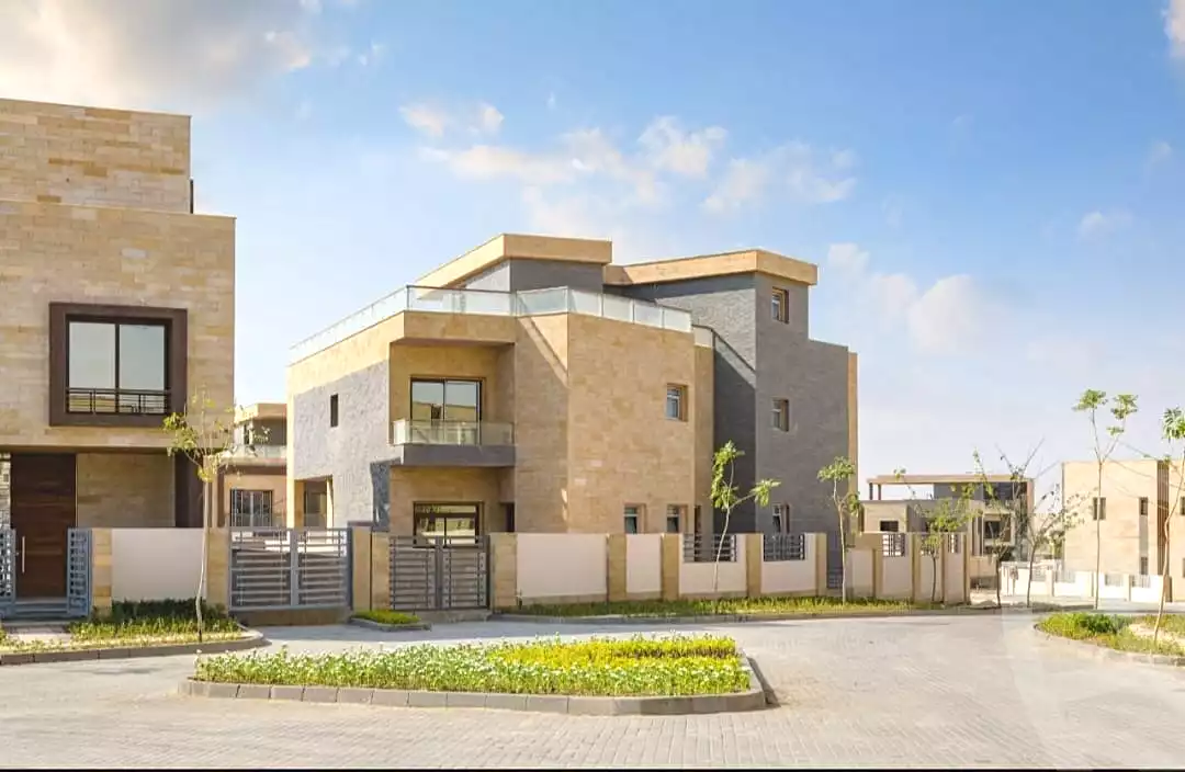 https://aqarmap.com.eg/ar/listing/7298729-for-sale-cairo-new-cairo-compounds-tag-city-shalya-taj-city