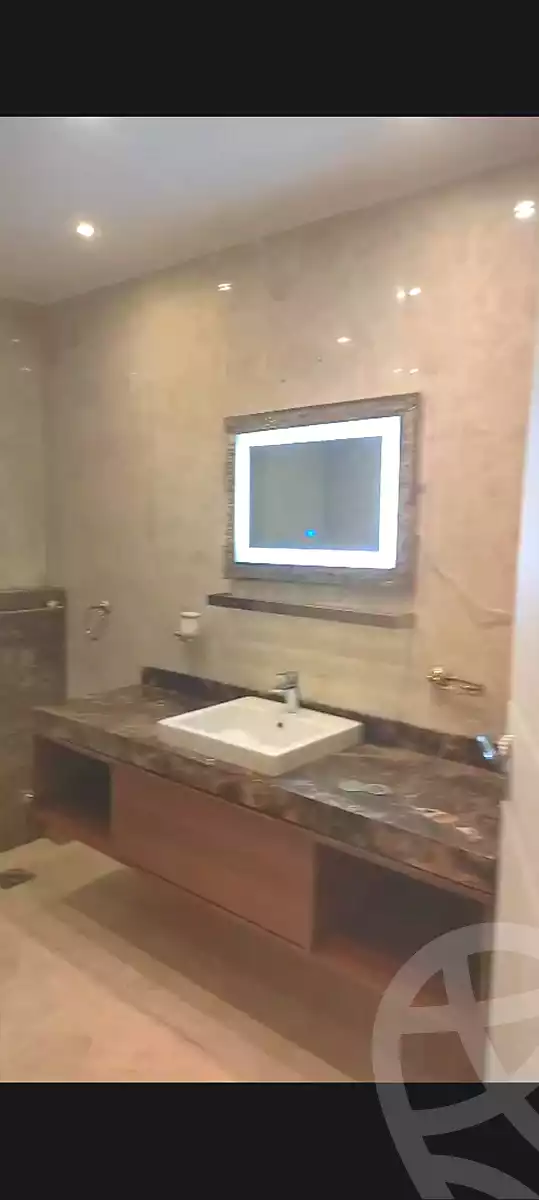 https://aqarmap.com.eg/ar/listing/7301165-for-rent-cairo-new-cairo-compounds-mountain-view-hyde-park