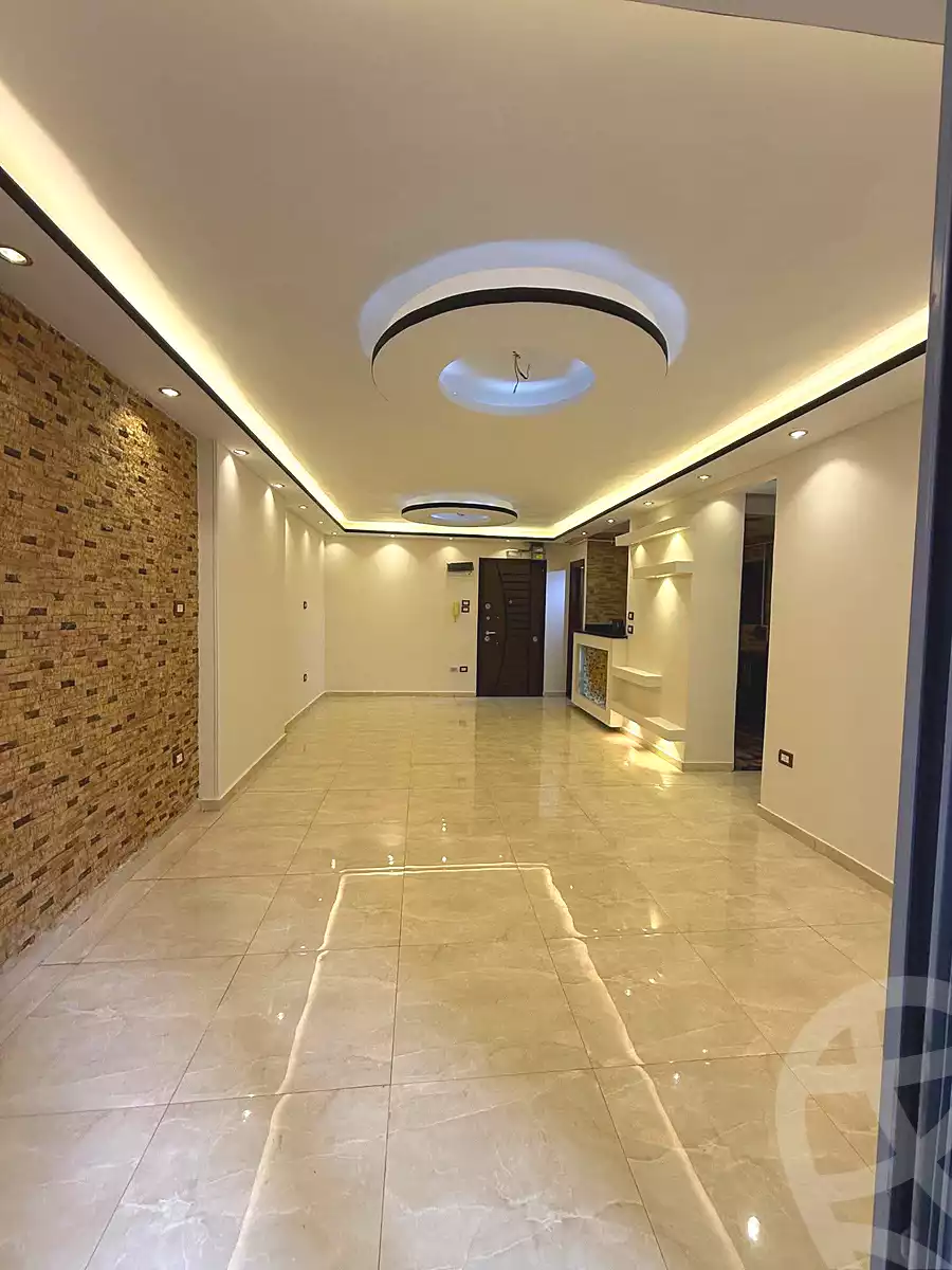https://aqarmap.com.eg/ar/listing/7301723-for-sale-alexandria-sydy-bshr-sydy-bshr-bhry-shr-khld-bn-lwlyd