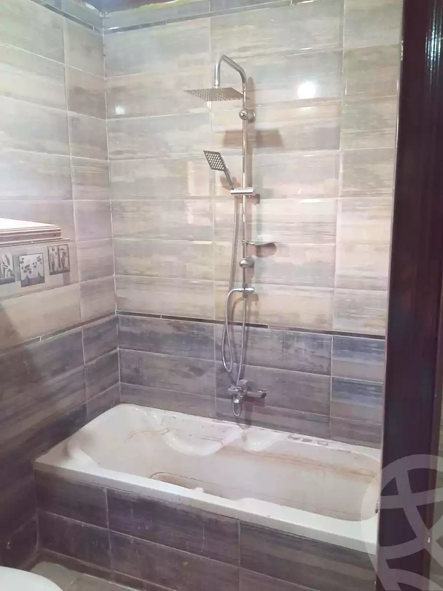 https://aqarmap.com.eg/ar/listing/7302086-for-sale-cairo-ain-shams-ain-shams-el-sharkia-el-horeya-st