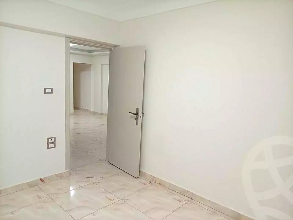 https://aqarmap.com.eg/en/listing/7303095-for-rent-alexandria-al-agamy-el-kilo-21