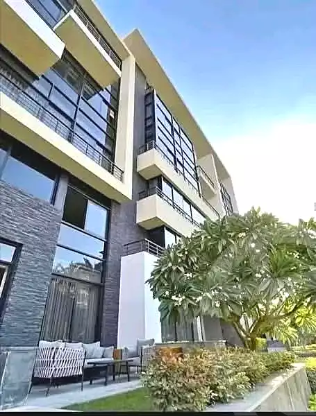 https://aqarmap.com.eg/ar/listing/7303105-for-sale-cairo-new-cairo-compounds-kmbwnd-kryk-twn-il-cazar