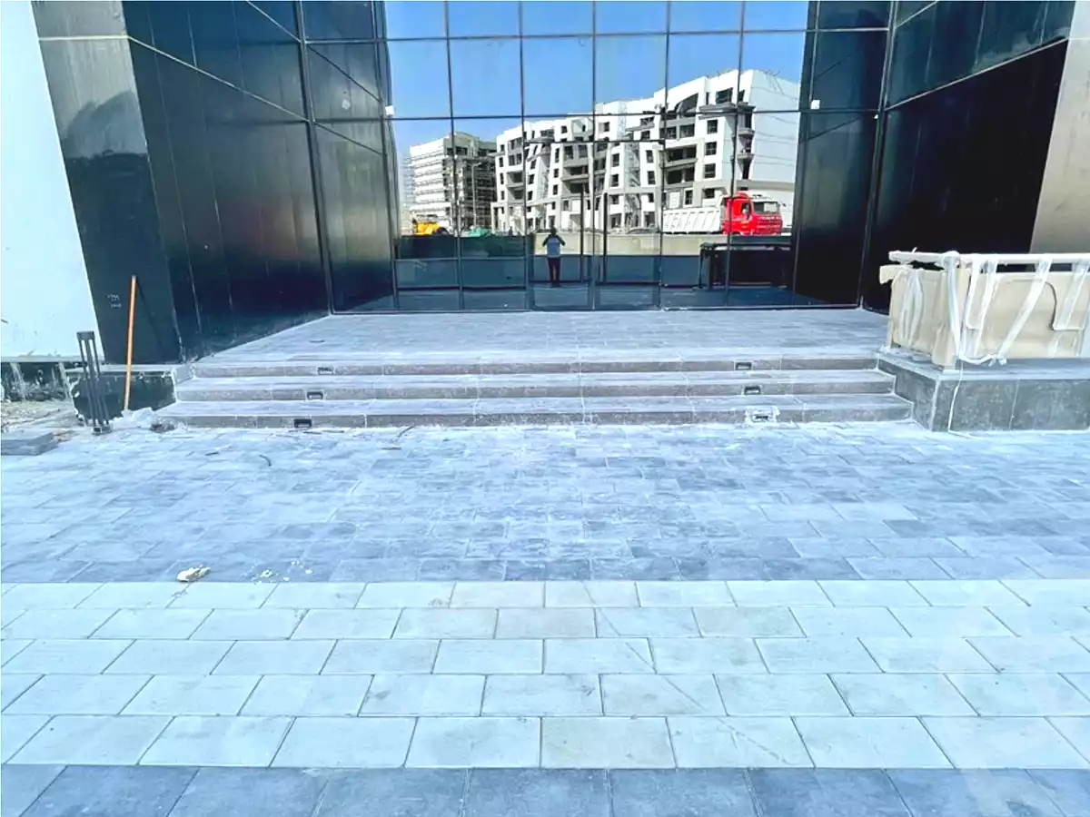 https://aqarmap.com.eg/en/listing/7303181-for-sale-cairo-new-cairo-compounds-hyde-park-business-district