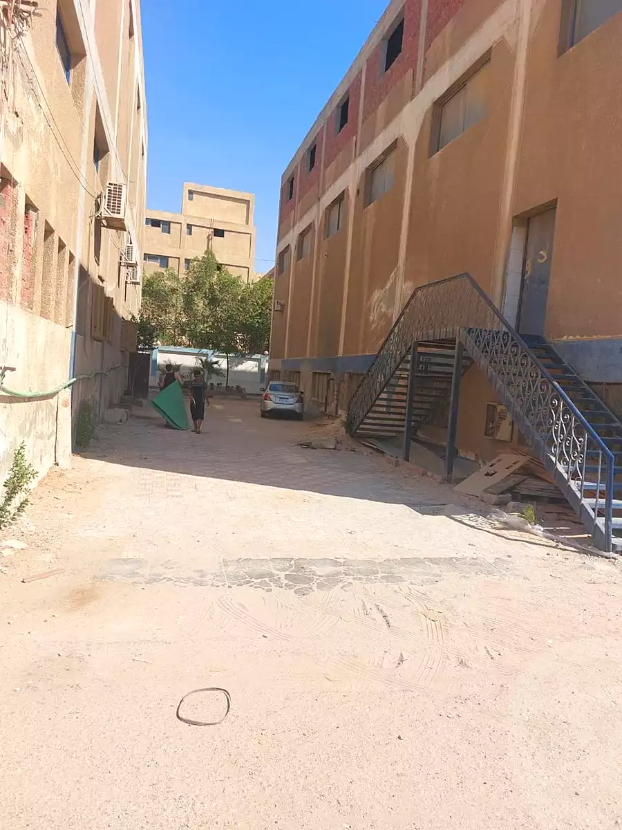 https://aqarmap.com.eg/ar/listing/7303589-for-sale-cairo-6th-of-october-el-mantqa-el-snaaaya-industrial-zone-3