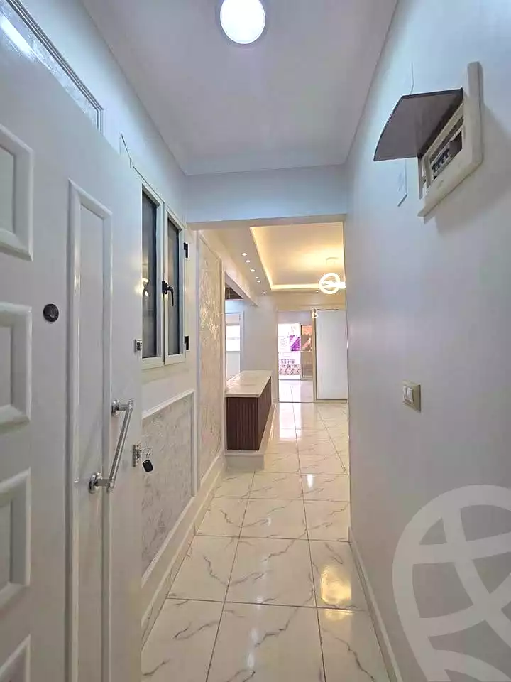 https://aqarmap.com.eg/ar/listing/7304134-for-sale-alexandria-el-asafra-shr-45