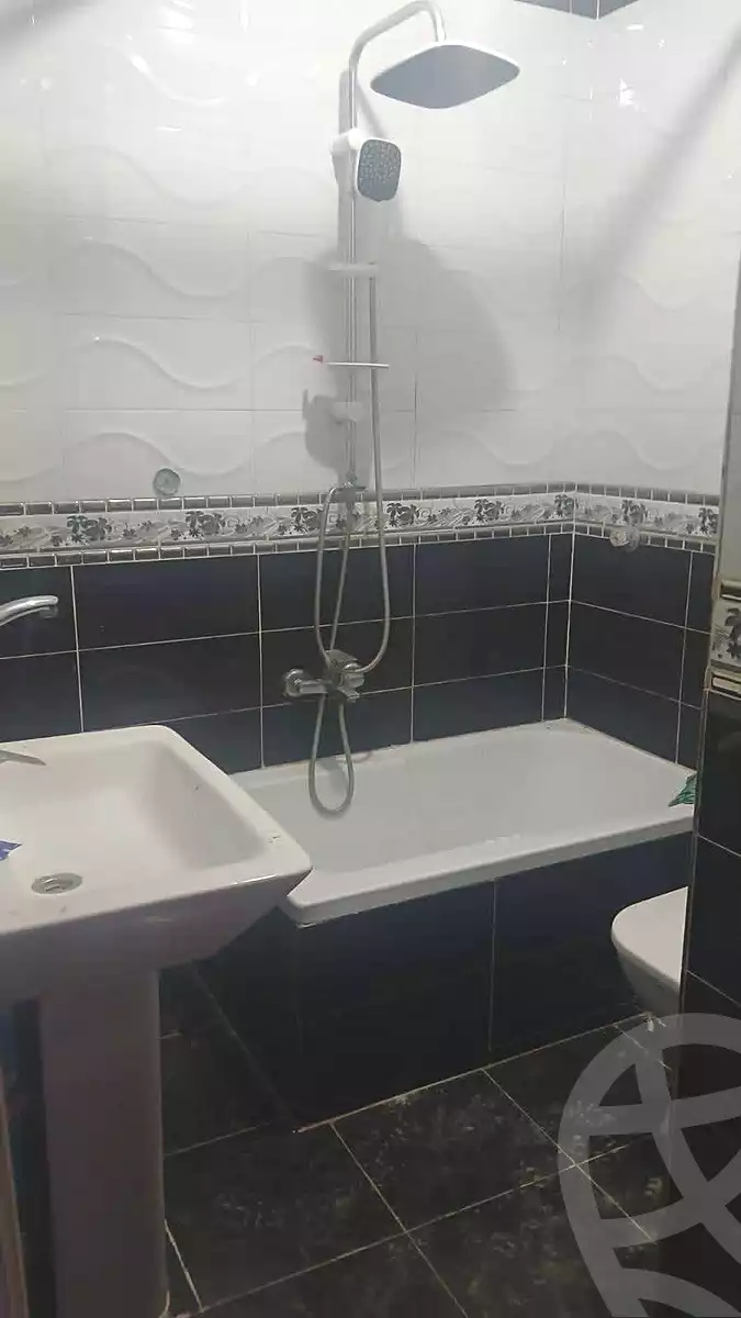 https://aqarmap.com.eg/en/listing/7305056-for-sale-alexandria-al-agamy-el-hanouvel