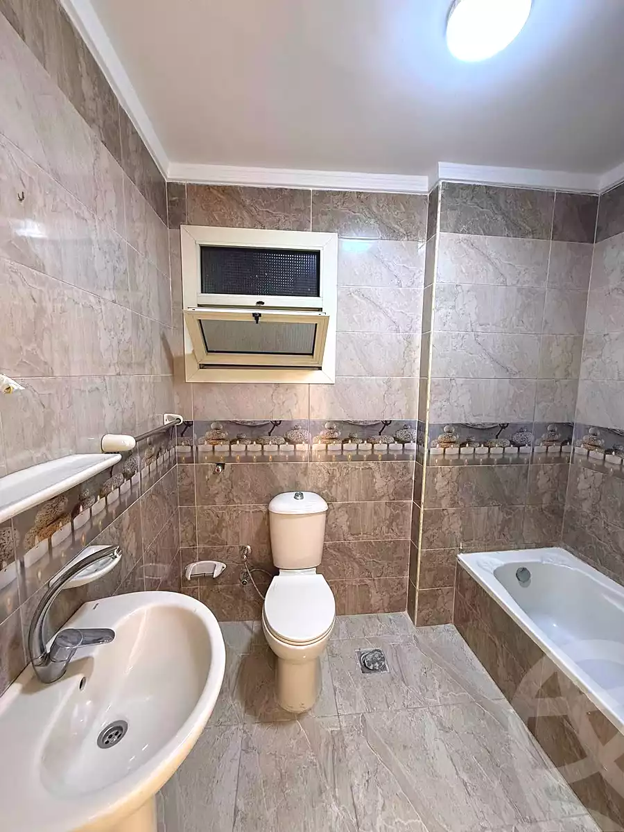 https://aqarmap.com.eg/ar/listing/7305490-for-sale-alexandria-el-asafra-l-sfr-bhry