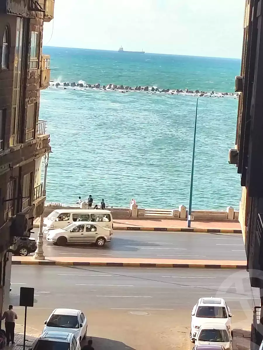 https://aqarmap.com.eg/ar/listing/7305526-for-sale-alexandria-sydy-bshr-sydy-bshr-bhry-shr-khld-bn-lwlyd
