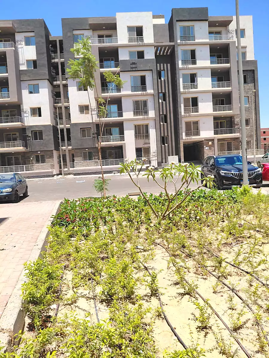 https://aqarmap.com.eg/en/listing/7305858-for-rent-cairo-6th-of-october-compounds-jn-ktwbr