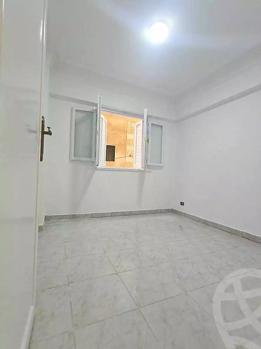 https://aqarmap.com.eg/en/listing/7306069-for-sale-alexandria-al-agamy-shataa-el-nakheel-no-8-st