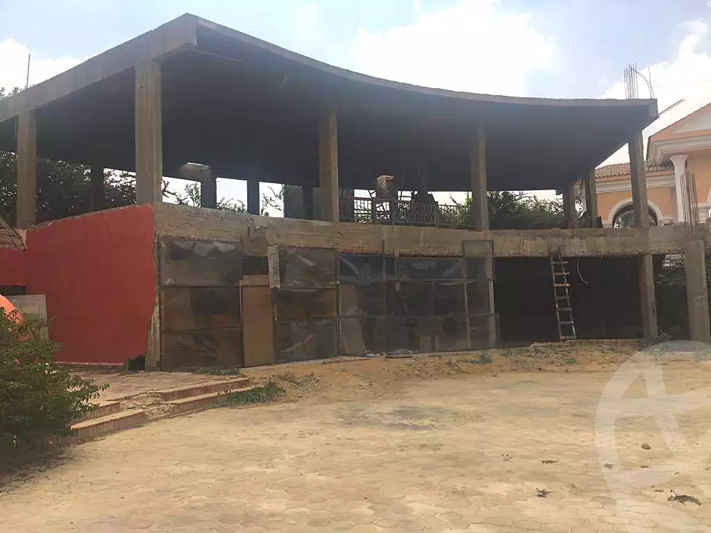 https://aqarmap.com.eg/en/listing/7306942-for-sale-cairo-el-sheikh-zayed-city-shr-lbstn