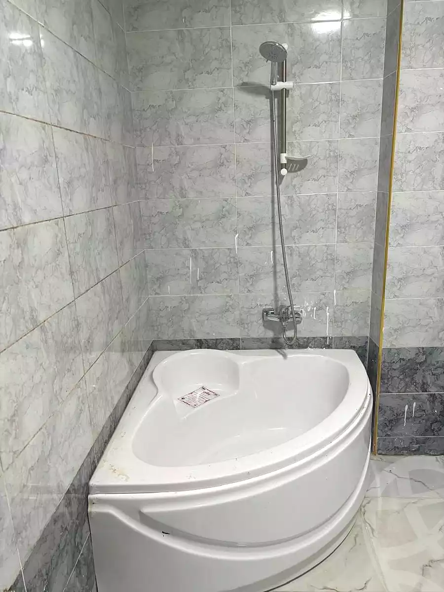 https://aqarmap.com.eg/ar/listing/7307121-for-sale-cairo-nasr-city-hay-el-waha-el-moshir-mohammed-aly-fahmy-axis