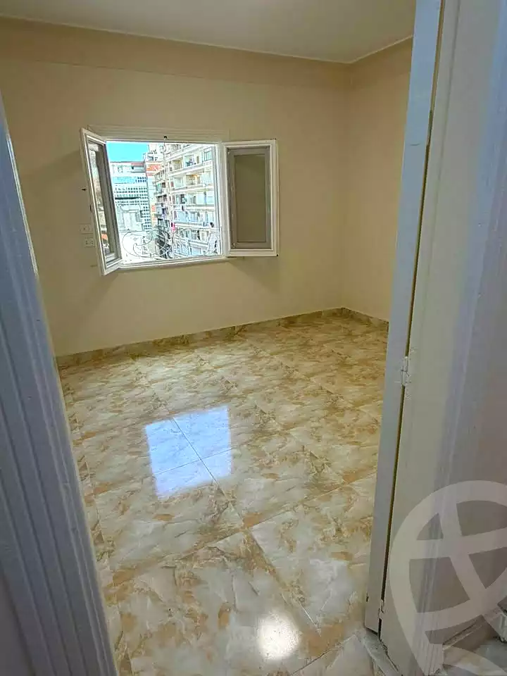 https://aqarmap.com.eg/ar/listing/7307427-for-sale-alexandria-miami-el-sebaey-st
