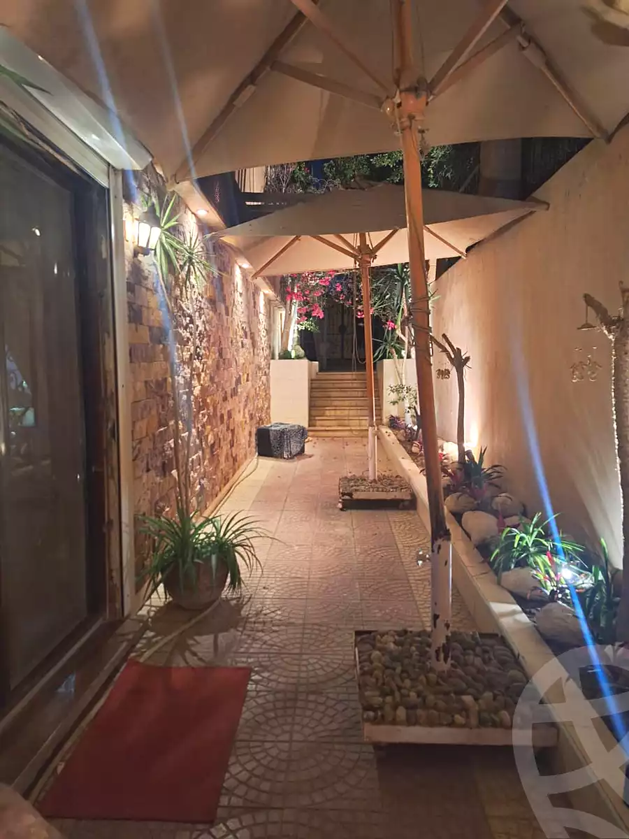 https://aqarmap.com.eg/ar/listing/7309150-for-sale-cairo-new-cairo-first-settlement-mhwr-mstfy-kml