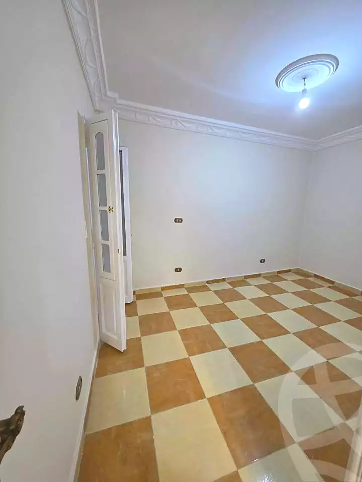https://aqarmap.com.eg/ar/listing/7310193-for-sale-alexandria-sydy-bshr-sydy-bshr-bhry-ali-hipa-st