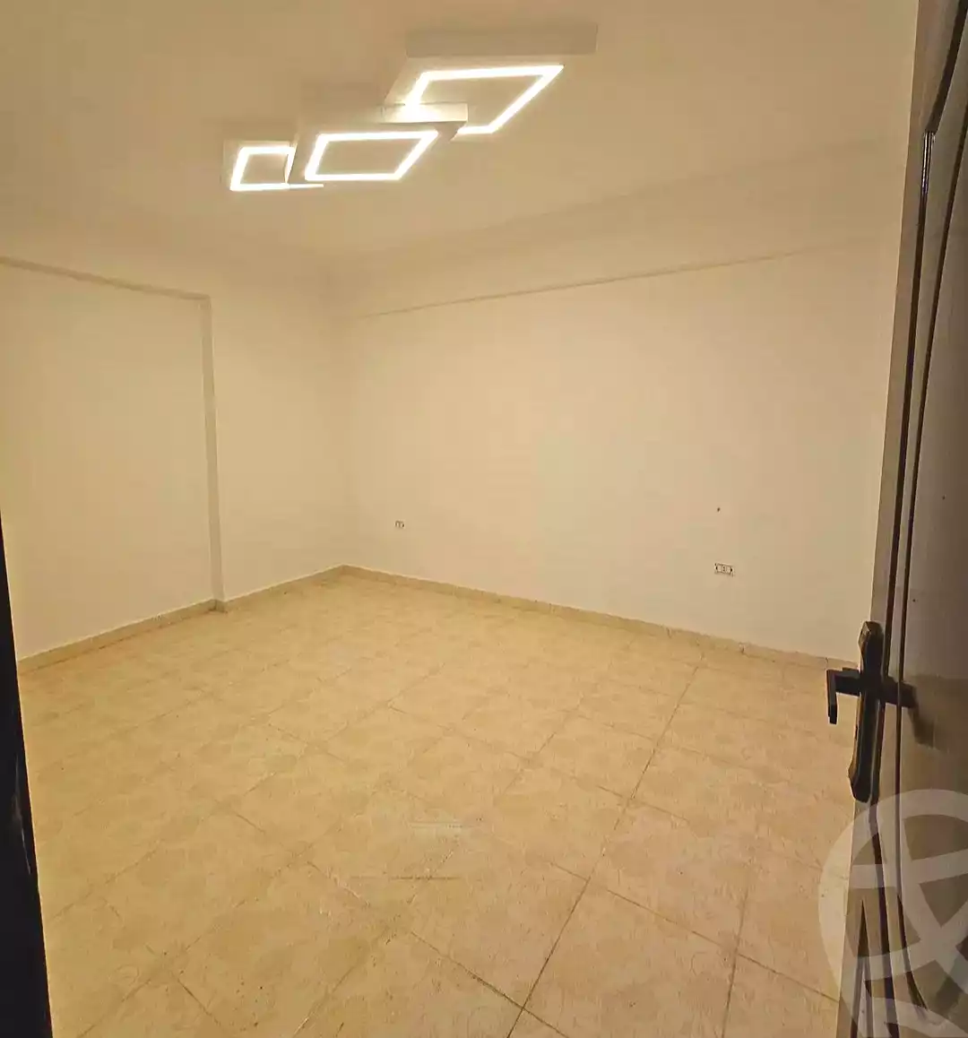 https://aqarmap.com.eg/ar/listing/7310810-for-sale-alexandria-miami-el-gaish-rd-st