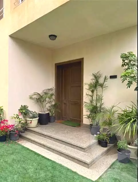 4 BR Townhouse in Grand Heights, photo 12 of 12