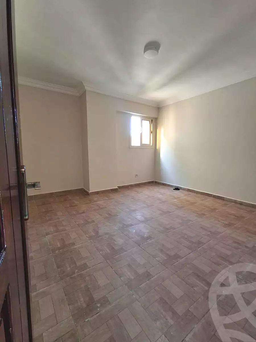 https://aqarmap.com.eg/en/listing/7311985-for-sale-alexandria-el-asafra-hasan-kamel-st