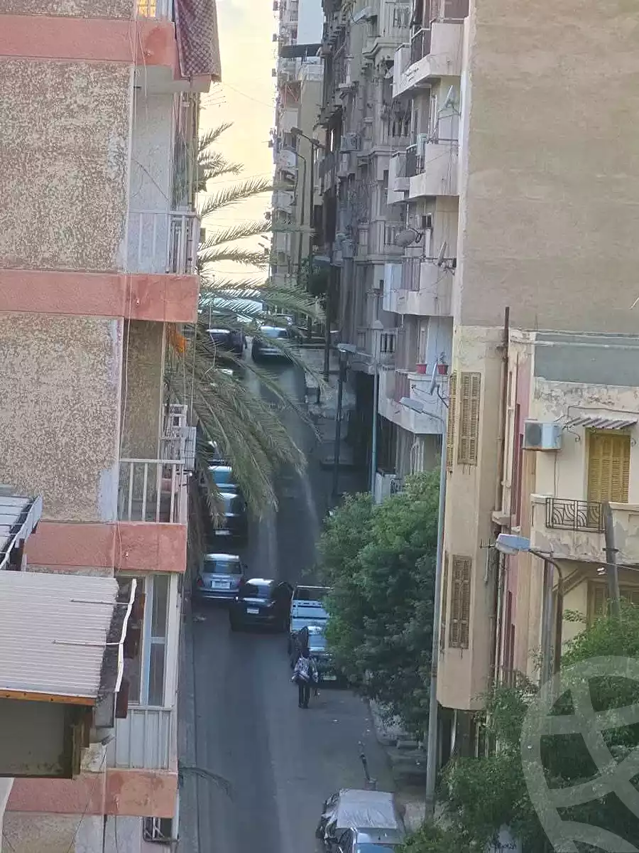 https://aqarmap.com.eg/ar/listing/7312595-for-sale-alexandria-stanley-abd-el-aziz-fahmy-st
