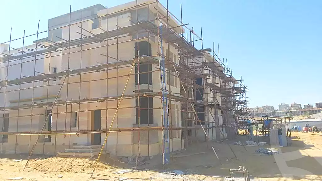 https://aqarmap.com.eg/en/listing/7314335-for-sale-cairo-new-cairo-compounds-kmbwnd-lfwntyn-rkw