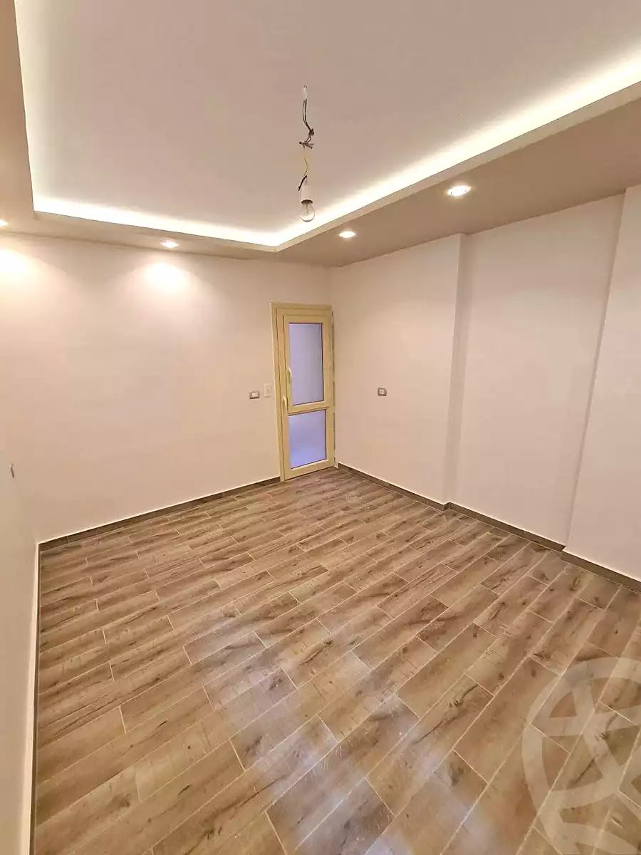 https://aqarmap.com.eg/en/listing/7315133-for-rent-alexandria-el-montazah-compounds-in-el-montazah-royal-plaza-compound-al-halawany