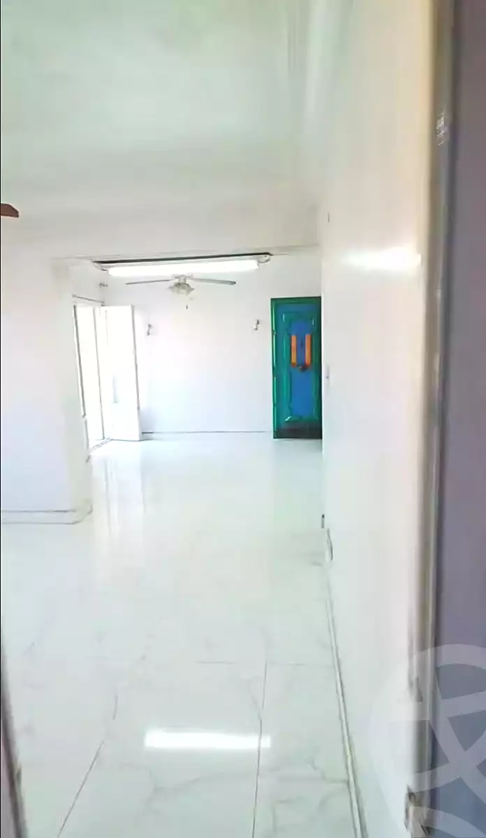 https://aqarmap.com.eg/ar/listing/7315513-for-rent-alexandria-al-agamy-el-hanouvel-el-zahraa-city-st